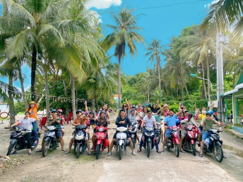 Khoảnh Khắc Khách Hàng 